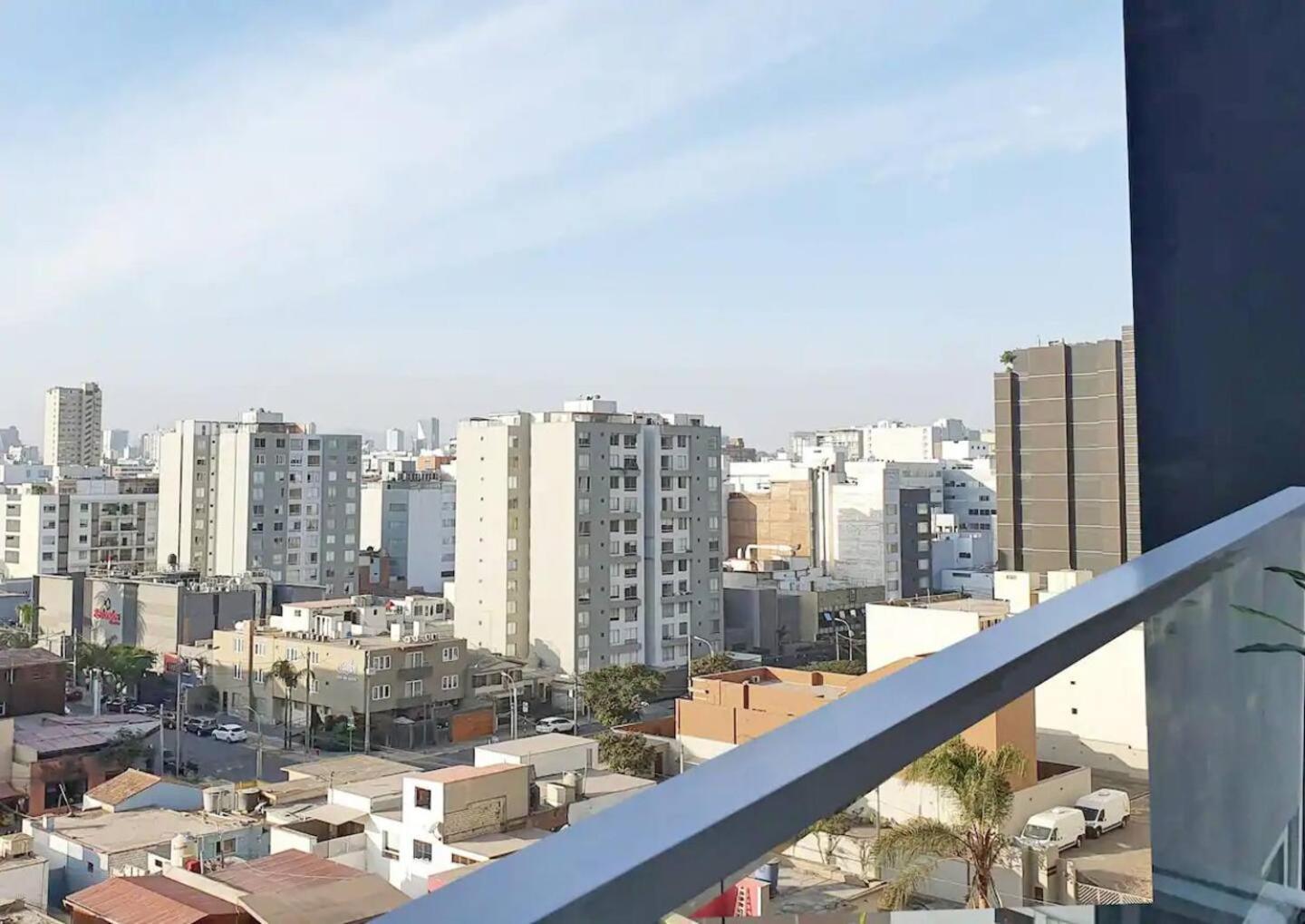 Skyliving Towers - Peru Apartment *